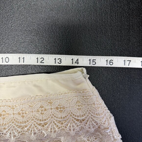 Sans Souci Tiered Lace Mini Skirt Cream Size Medium - Picture 3 of 9